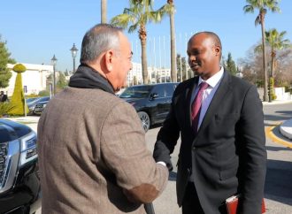 رئيس لجنة السياحة في الاعيان عبدالحكيم  الهندي يلتقي قائم بأعمال سفارة جمهورية روندا”