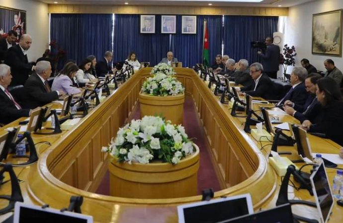 “اللجنة المالية والاقتصادية في الأعيان تبحث مستجدات الرؤية الاقتصادية وتطوير المنظومة الإدارية”