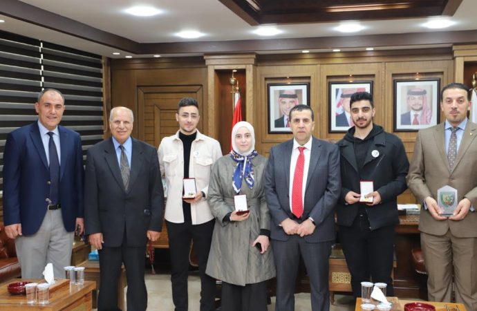 جامعة البلقاء تكرم فريقها المشارك في مسابقة تطبيقات ناسا الفضائية 2023