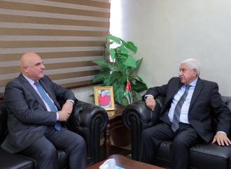 النائب المعايعة يلتقي السفير الاذري