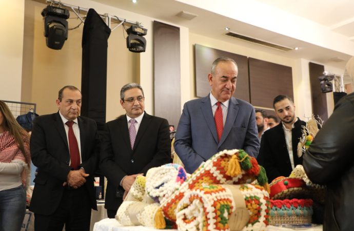 العين عبد الحكيم الهندي يرعى افتتاح بازار البلد .. وغزة حاضرة