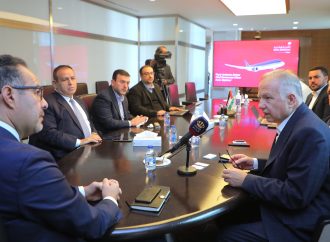 “السياحة النيابية” تطلع على واقع خدمات الملكية الأردنية للمسافرين