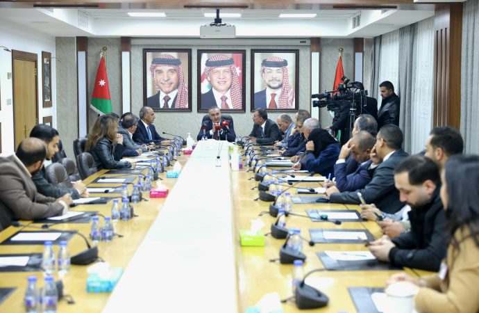 “الريادة النيابية” تؤكد أهمية توظيف تكنولوجيا المعلومات لتخفيف الازدحامات المرورية