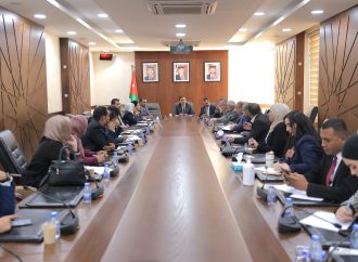 “تربية النواب” تبحث تحديات تواجه مجالس المحافظات “اللامركزية”