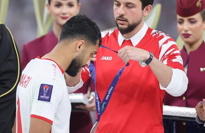 النشامى وصيفاً لكأس آسيا.. وولي العهد يُقلد اللاعبين الميداليات الفضية
