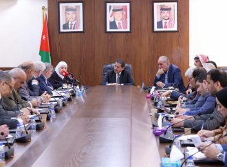 “خدمات النواب” تبحث مطالب أصحاب الباصات الأردنية