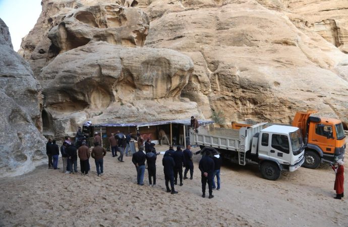 سلطة إقليم البترا تواصل إزالة الاعتداءات والمخالفات في الموقع الأثري