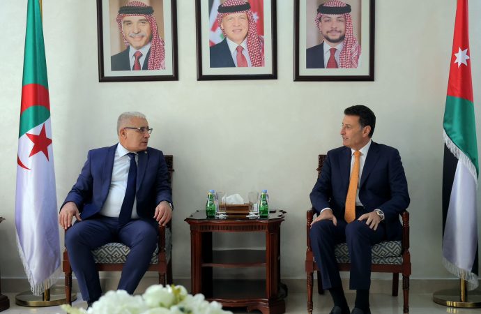 الصفدي وبوغالي – مواقف أردنية جزائرية متطابقة بقيادة البلدين دفاعاً عن الحق الفلسطيني