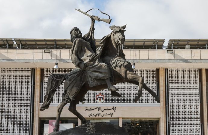 “الأعيان” يقر الموازنة العامة كما وردت من النواب