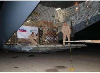 جمهورية سلوفينيا ترسل طائرة مساعدات لقطاع غزة إلى مطار ماركا العسكري
