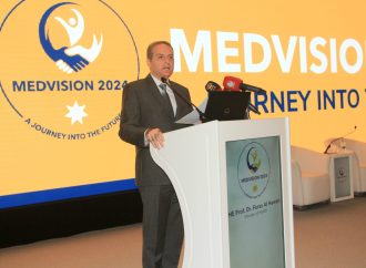 وزير الصحة يفتتح فعاليات مؤتمر الرؤية الطبية الاول