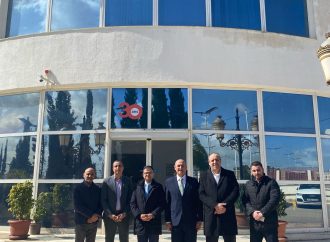 أمين عام الصحة يطلع على مصانع الأدوية الأردنية في الجزائر