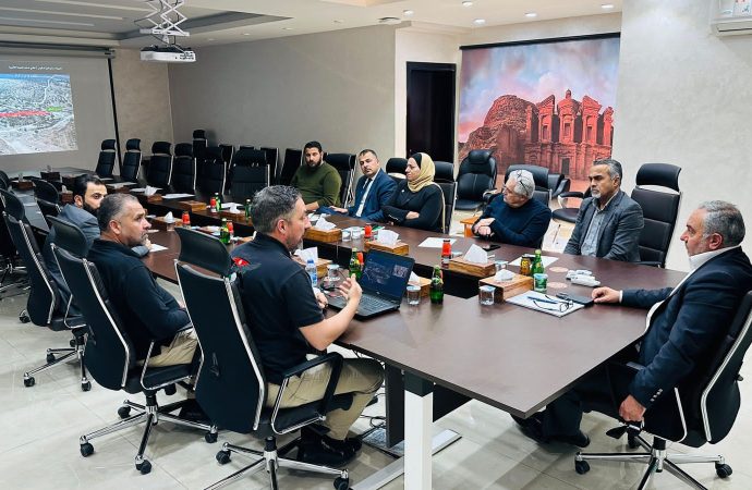 إقليم البترا والشركة الأردنية لإحياء التراث تبحثان خطط لتطوير السياحة بالبترا
