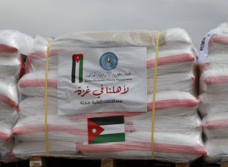 الأردن يسير ٧٣ شاحنة مساعدات غذائية جديدة لأهلنا بغزة