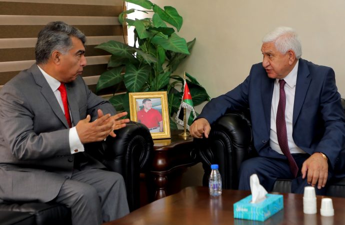 الازايدة خلال لقائه السفير الباكستاني – الأردن بقيادة الملك يسير بخطى ثابته لتعزيز مسيرته الديمقراطية