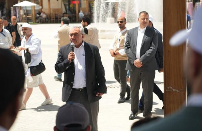 وفد من المشاركين في المؤتمر التعاوني الوزاري يزور البترا