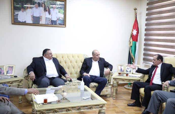 امين عام وزارة الشباب يتفقد المرافق الرياضية والشبابية في الكرك