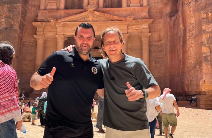 نجم ريال مدريد السابق سالغادو يصل الأردن ويبدأ اكتشاف النجوم