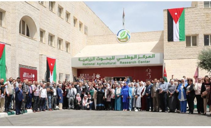 الملك ينعم على البحوث الزراعية بوسام الملك عبدالله للتميز