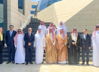 وزير الصناعة والثروة المعدنية السعودي يزور الشركة العربية للتعدين في الأردن