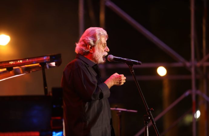 مارسيل خليفة يضيء مسرح الساحة الرئيسية في جرش بأمسية فنية تغنت بالوطن وحبه