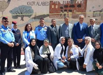 القيسي يفتتح مشروع تركيب اللوحات الفسيفسائية في بلدية مادبا