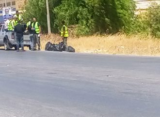 كوادر بلدية مادبا تنفذ حملة نظافة في منطقة المريجمات والحوية