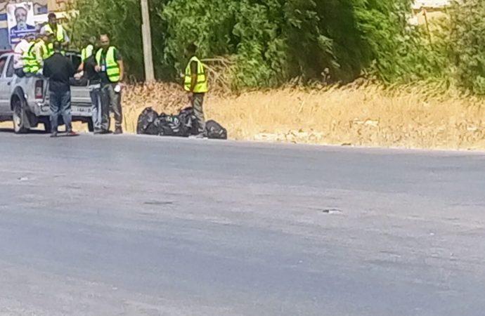 كوادر بلدية مادبا تنفذ حملة نظافة في منطقة المريجمات والحوية