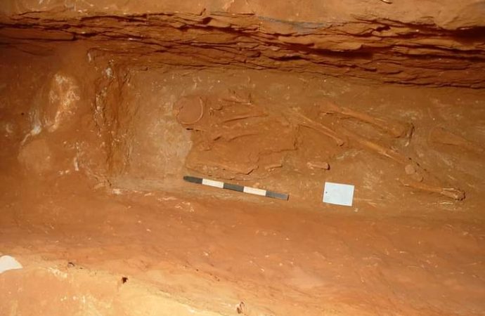 الفرجات والنوافله يوضحان حول اكتشافات أثرية في البترا