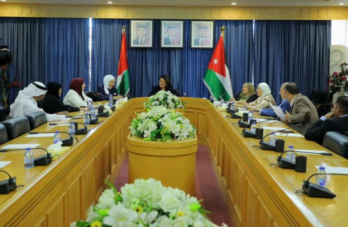 لجنة المرأة في الأعيان تلتقي وفدا برلمانيا عربيا