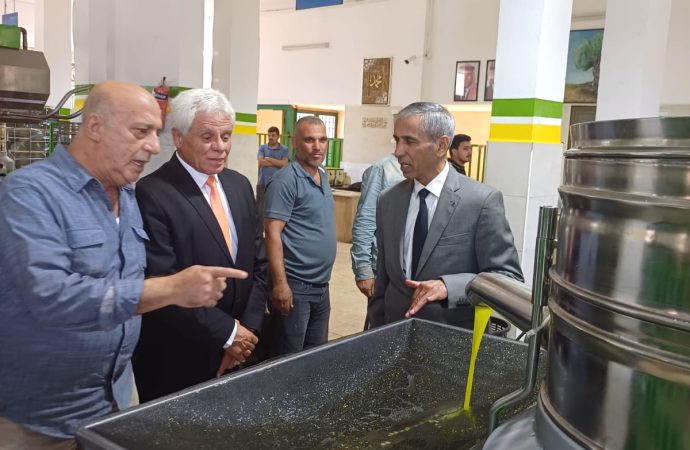 النجادا والحياري يتفقدان معاصر الزيتون في السلط لضمان جودة وسلامة المنتج