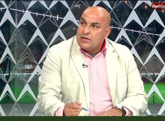 الكابتن أيمن الفقير – مسيرة تدريبية متميزة في كرة القدم.