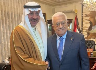 السفير السعودي يسلم الرئيس الفلسطيني دعوة لحضور قمة المتابعة العربية في الرياض