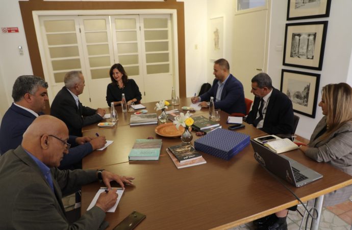 بحث سبل التعاون بين الجمعية الوطنية للمحافظة على البترا ووزارة الثقافة