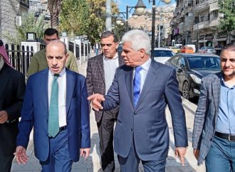 وزير الإدارة المحلية يطلع على إنجازات بلدية السلط ويتفقد مشروع “مثلث الاعوج”