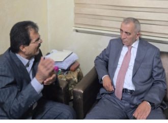وزير الثقافة يزور الفنان روحي الصفدي
