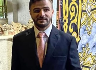 محمد الشخانبة ‘مبارك شهادة الماجستير في قانون التجارة الدولية من بريطانيا