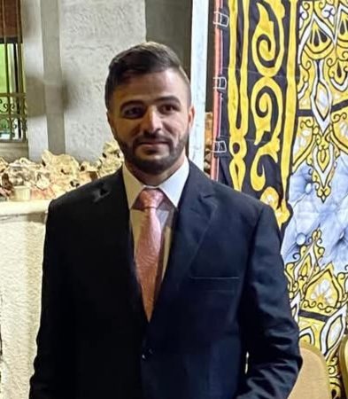 محمد الشخانبة ‘مبارك شهادة الماجستير في قانون التجارة الدولية من بريطانيا