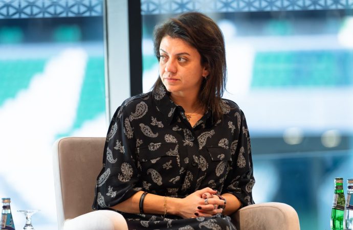 الأميرة آية بنت فيصل تؤكد أهمية تطوير الكرة الطائرة النسوية