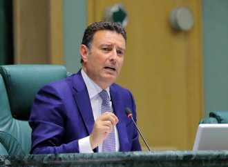 خبرة الصفدي تتجلى بأطول جلسة للثقة..مفارقات إيجابية وضبط وحزم