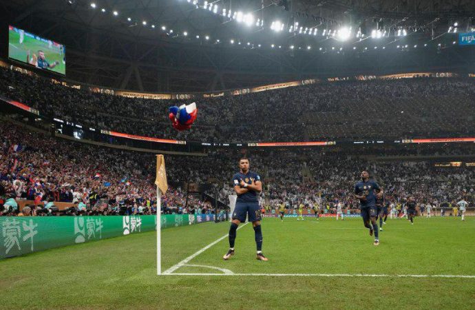 ريال مدريد يصل إلى الدوحة استعداداً لخوص نهائي كأس القارات للأندية 2024