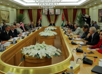 “مالية الأعيان” تبحث السياسة المالية العامة