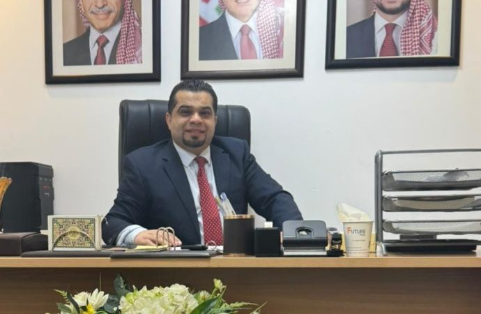 الدكتور بكر السعايده ، مبارك الترفيع للدرجة الأولى في الأعيان