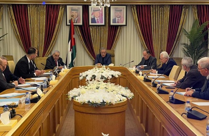 “زراعة الأعيان” تبحث خطط وتحديات شركة مياه اليرموك