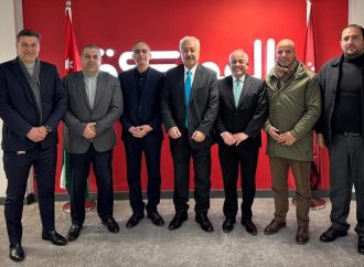 لجنة الإعلام بمجلس الأعيان تزور قناة المملكة وتطلع على سير عملها