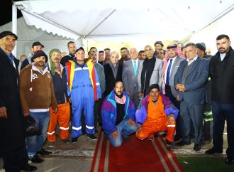 وزير الإدارة المحلية يرعى إفطار عمال الوطن في بلدية السلط الكبرى