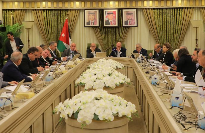 مشتركة بالأعيان تقر مشروع قانون الإحصاءات العامة