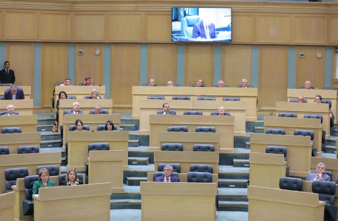 الأعيان يقر 3 مشاريع قوانين كما وردت من النواب