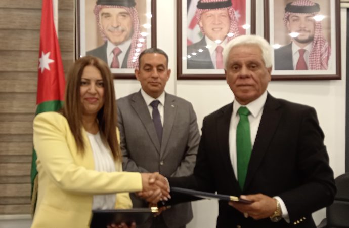 افتتاح فرع جديد لمركز زها الثقافي في السلط