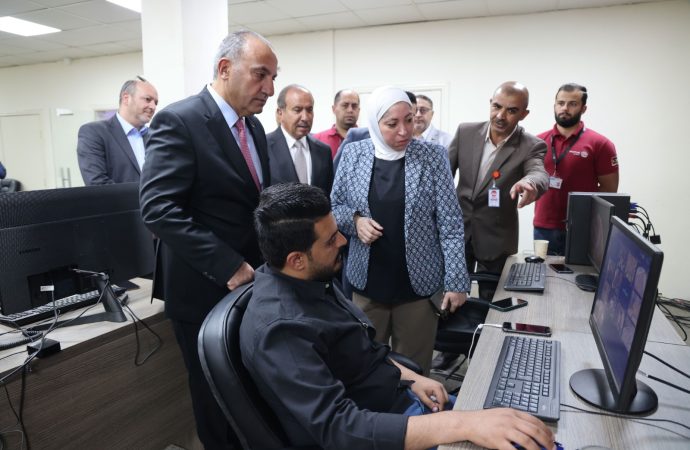 وزيرة النقل وأمين عمان يطلقان مشروع النقل بين عمان ومراكز المحافظات